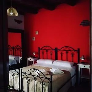 La Vecchia Forgia Couette-café Lascari